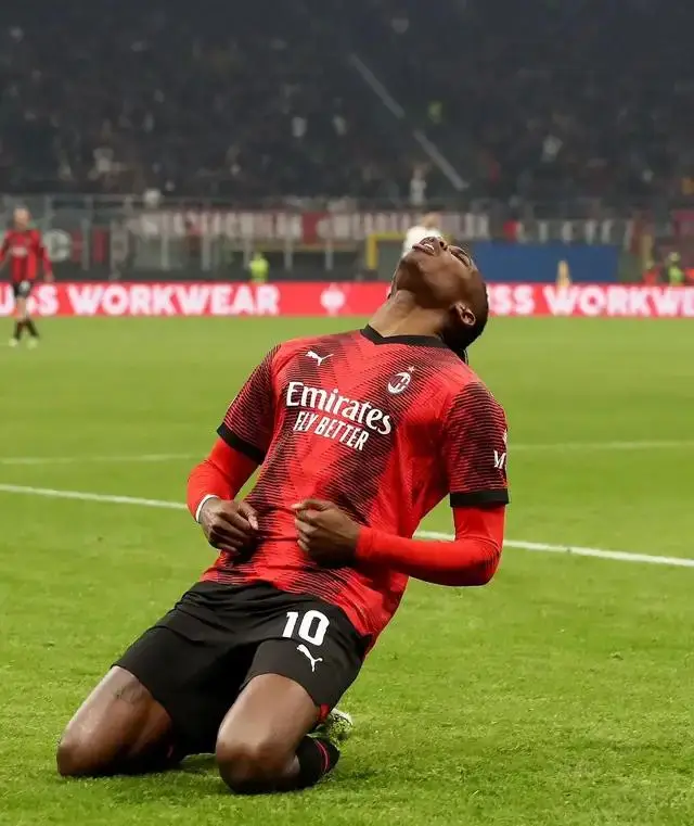 今晚AC米兰备战社区盾，单刀错失细节曝光，更衣室稳定，身体对抗强度拉满的简单介绍