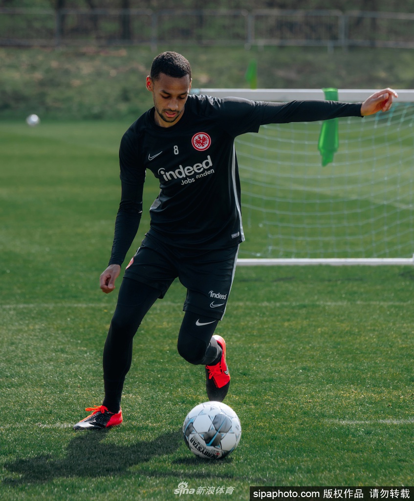 金年会登录入口-关于集结日体能课后；法兰克福手感冰凉备战德甲；更衣室稳定；高层口径保持一致的信息