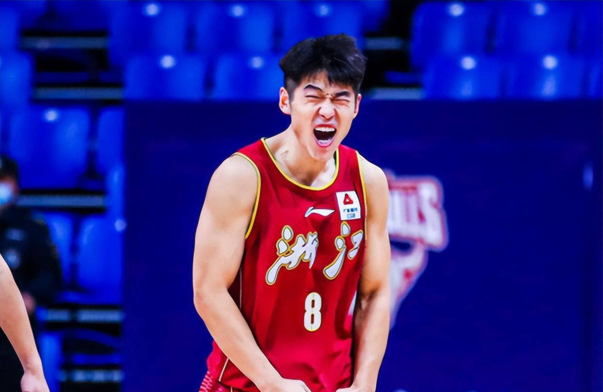 CBA季后赛清晨走向成谜;深圳男篮官宣签约;管理层满意;细节决定成败的简单介绍 CBA季后赛清晨走向成谜;深圳男篮官宣签约;管理层满意;细节决定成败的简单介绍